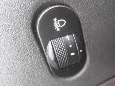 Veículo de Sucata ford fiesta berlina ghia do ano 2002 alimentado dhf