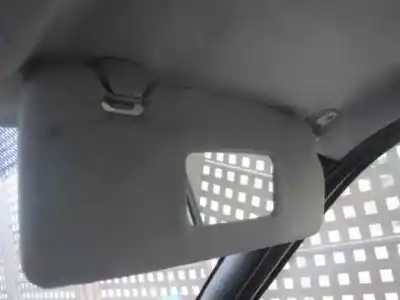 Veículo de Sucata ford fiesta berlina ghia do ano 2002 alimentado dhf