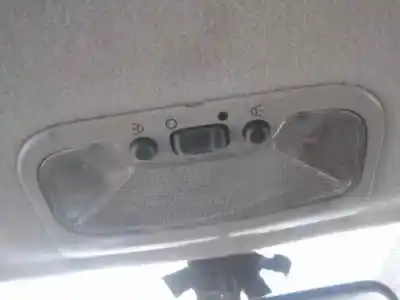 Veículo de Sucata ford fiesta berlina ghia do ano 2002 alimentado dhf