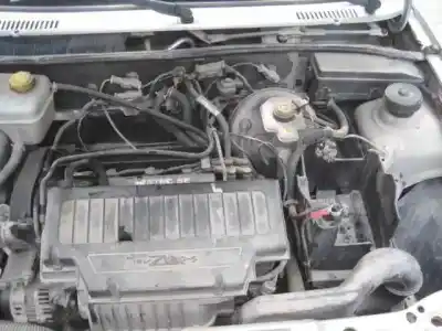 Veículo de Sucata ford fiesta berlina ghia do ano 2002 alimentado dhf