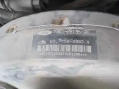 Veículo de Sucata ford fiesta berlina ghia do ano 2002 alimentado dhf