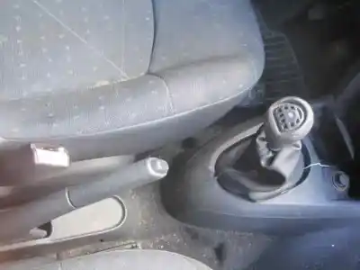 Здавання транспортного засобу renault clio ii fase ii (b/cb0) authentique року 2003 потужний k9k a7