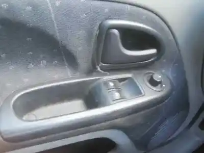 Здавання транспортного засобу renault clio ii fase ii (b/cb0) authentique року 2003 потужний k9k a7