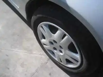 Veículo de Sucata toyota                                             avensis berlina (t25)                                                                                                                                                                                                                                      1.8 sol sedán                                                                                                                                                                                                                                              do ano 2002 alimentado 1zzfe