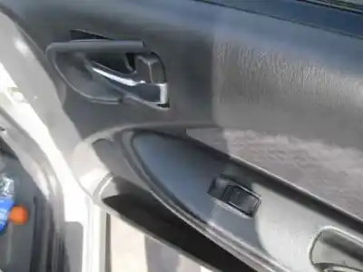 Veículo de Sucata toyota                                             avensis berlina (t25)                                                                                                                                                                                                                                      1.8 sol sedán                                                                                                                                                                                                                                              do ano 2002 alimentado 1zzfe