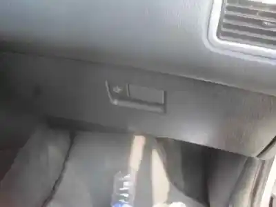 Veículo de Sucata toyota                                             avensis berlina (t25)                                                                                                                                                                                                                                      1.8 sol sedán                                                                                                                                                                                                                                              do ano 2002 alimentado 1zzfe