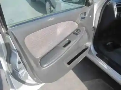 Veículo de Sucata toyota                                             avensis berlina (t25)                                                                                                                                                                                                                                      1.8 sol sedán                                                                                                                                                                                                                                              do ano 2002 alimentado 1zzfe