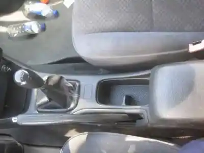Veículo de Sucata toyota                                             avensis berlina (t25)                                                                                                                                                                                                                                      1.8 sol sedán                                                                                                                                                                                                                                              do ano 2002 alimentado 1zzfe