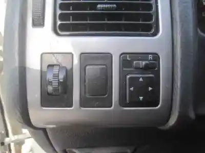 Veículo de Sucata toyota                                             avensis berlina (t25)                                                                                                                                                                                                                                      1.8 sol sedán                                                                                                                                                                                                                                              do ano 2002 alimentado 1zzfe