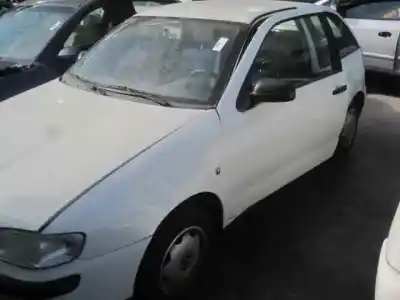 Vehículo de desguace SEAT IBIZA (6K1) Free Sky del año 2000 con motor AKK