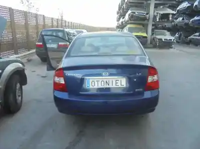 Veículo de Sucata kia cerato 2.0 lx crdi familiar do ano 2005 alimentado d4ea