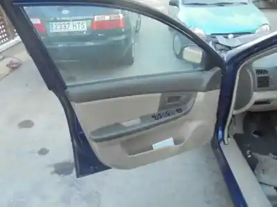 Veículo de Sucata kia cerato 2.0 lx crdi familiar do ano 2005 alimentado d4ea