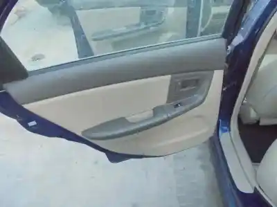 Veículo de Sucata kia cerato 2.0 lx crdi familiar do ano 2005 alimentado d4ea