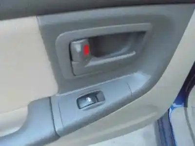 Veículo de Sucata kia cerato 2.0 lx crdi familiar do ano 2005 alimentado d4ea