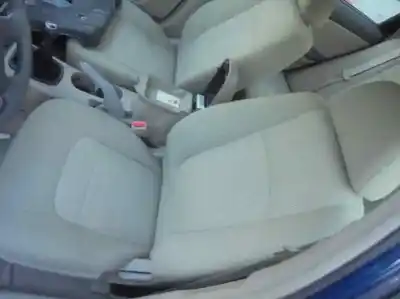 Veículo de Sucata kia cerato 2.0 lx crdi familiar do ano 2005 alimentado d4ea