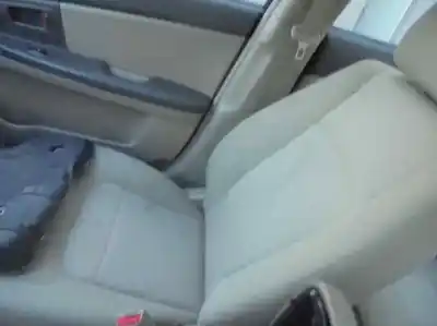 Veículo de Sucata kia cerato 2.0 lx crdi familiar do ano 2005 alimentado d4ea