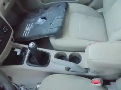 Veículo de Sucata kia cerato 2.0 lx crdi familiar do ano 2005 alimentado d4ea