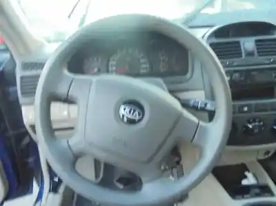 Veículo de Sucata kia cerato 2.0 lx crdi familiar do ano 2005 alimentado d4ea