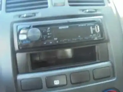 Veículo de Sucata kia cerato 2.0 lx crdi familiar do ano 2005 alimentado d4ea