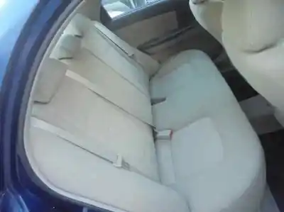 Veículo de Sucata kia cerato 2.0 lx crdi familiar do ano 2005 alimentado d4ea