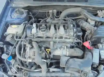 Veículo de Sucata kia cerato 2.0 lx crdi familiar do ano 2005 alimentado d4ea