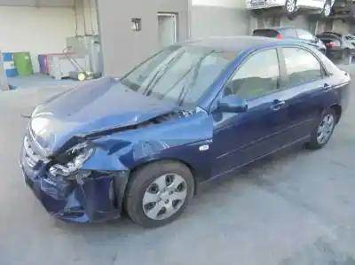Veículo de Sucata kia cerato 2.0 lx crdi familiar do ano 2005 alimentado d4ea