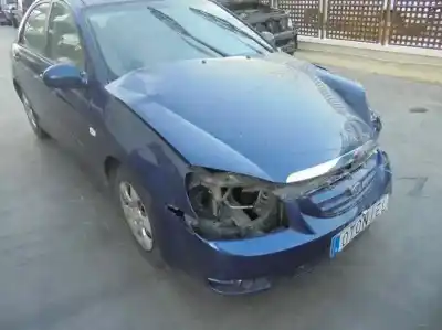 Veículo de Sucata kia cerato 2.0 lx crdi familiar do ano 2005 alimentado d4ea