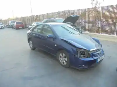 Veículo de Sucata kia cerato 2.0 lx crdi familiar do ano 2005 alimentado d4ea
