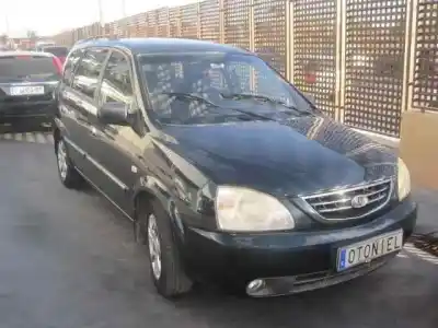 Véhicule à la ferraille KIA CARENS 2.0 CRDi EX Monovolumen de l'année 2004 alimenté D4EA