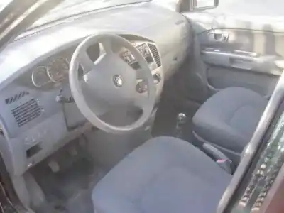 Véhicule à la ferraille kia carens 2.0 crdi ex monovolumen de l'année 2004 alimenté d4ea