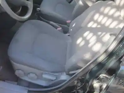Véhicule à la ferraille kia carens 2.0 crdi ex monovolumen de l'année 2004 alimenté d4ea