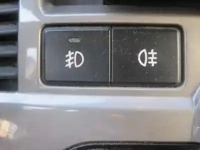 Véhicule à la ferraille kia carens 2.0 crdi ex monovolumen de l'année 2004 alimenté d4ea