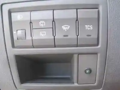 Véhicule à la ferraille kia carens 2.0 crdi ex monovolumen de l'année 2004 alimenté d4ea