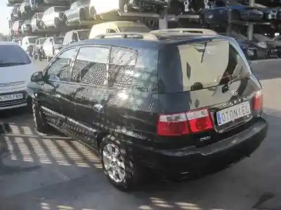Véhicule à la ferraille kia carens 2.0 crdi ex monovolumen de l'année 2004 alimenté d4ea