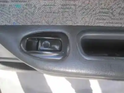 Veículo de Sucata mitsubishi santamo (hyundai) santamo confort do ano 2001 alimentado g4cp