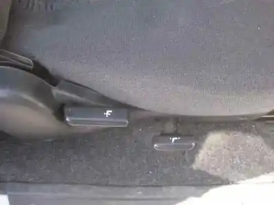 Veículo de Sucata mitsubishi santamo (hyundai) santamo confort do ano 2001 alimentado g4cp