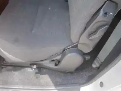 Veículo de Sucata mitsubishi santamo (hyundai) santamo confort do ano 2001 alimentado g4cp