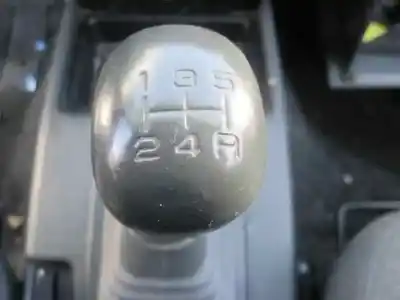 Veículo de Sucata mitsubishi santamo (hyundai) santamo confort do ano 2001 alimentado g4cp