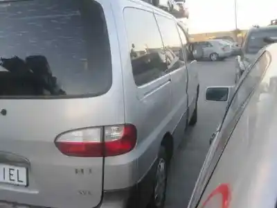 Здавання транспортного засобу hyundai h 1 h 1 furg.caja cerr.c. puerta року 2003 потужний 4cb