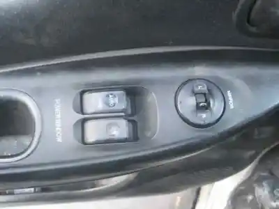 Здавання транспортного засобу hyundai h 1 h 1 furg.caja cerr.c. puerta року 2003 потужний 4cb