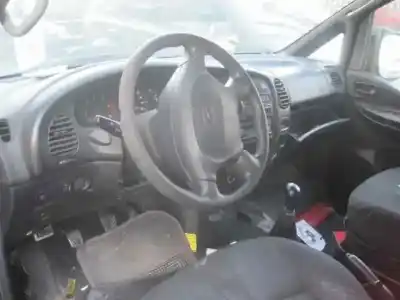 Здавання транспортного засобу hyundai h 1 h 1 furg.caja cerr.c. puerta року 2003 потужний 4cb