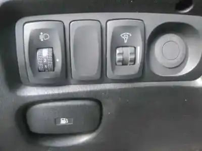 Здавання транспортного засобу hyundai h 1 h 1 furg.caja cerr.c. puerta року 2003 потужний 4cb