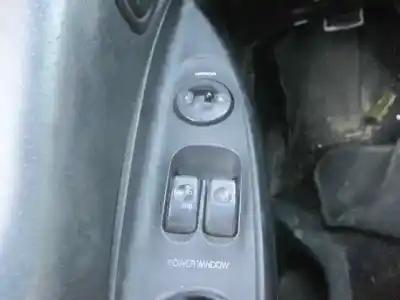 Здавання транспортного засобу hyundai h 1 h 1 furg.caja cerr.c. puerta року 2003 потужний 4cb