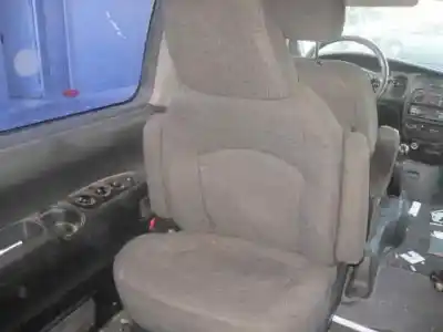 Здавання транспортного засобу hyundai h 1 h 1 furg.caja cerr.c. puerta року 2003 потужний 4cb