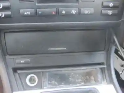 Здавання транспортного засобу bmw serie 3 berlina (e46) 330d року 2001 потужний d/306d1