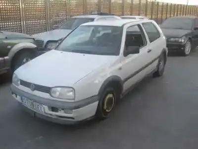 Verschrottungsfahrzeug VOLKSWAGEN GOLF III BERLINA (1H1) Match des Jahres 1996 angetrieben AEK/AFT
