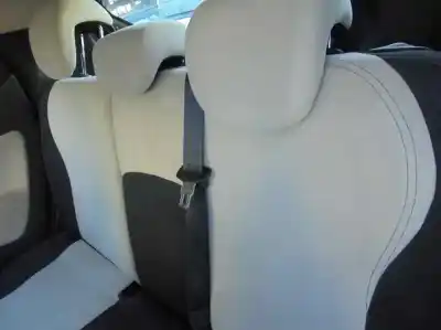 Sloopvoertuig lancia ypsilon (402) gold van het jaar 2013 aangedreven 199b1000