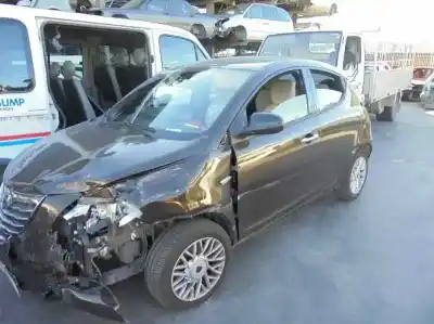 Véhicule à la ferraille lancia                                             ypsilon (402)                                                                                                                                                                                                                                              gold                                                                                                                                                                                                                                                       de l'année 2013 alimenté 199b1000