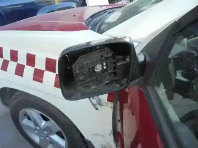Véhicule à la ferraille nissan x-trail (t30) comfort de l'année 2006 alimenté yd22eti