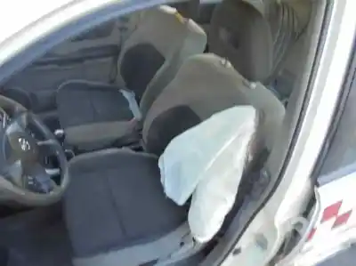 Véhicule à la ferraille nissan x-trail (t30) comfort de l'année 2006 alimenté yd22eti